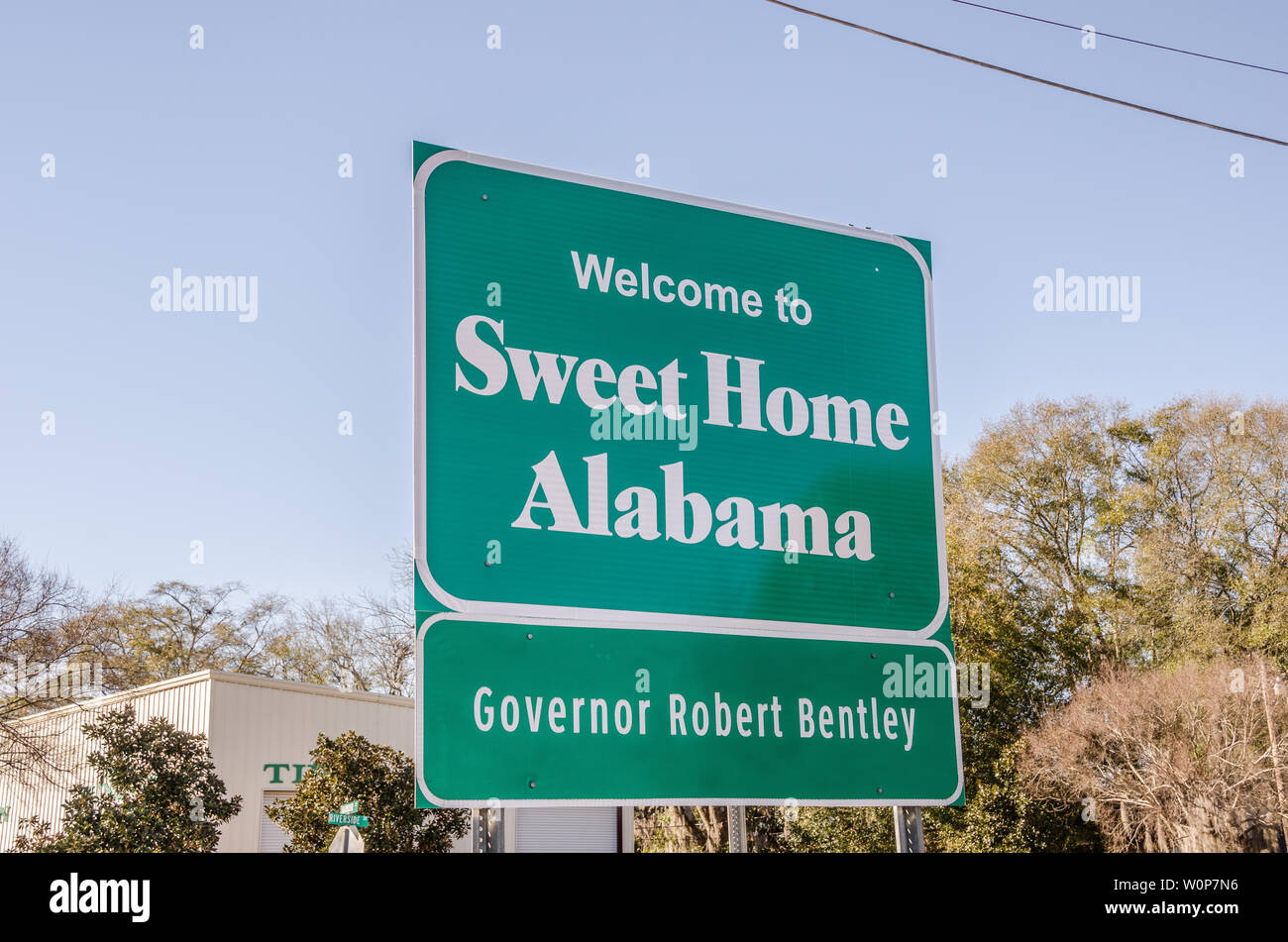 Sign on the state border to travelers to Sweet Home Alabama