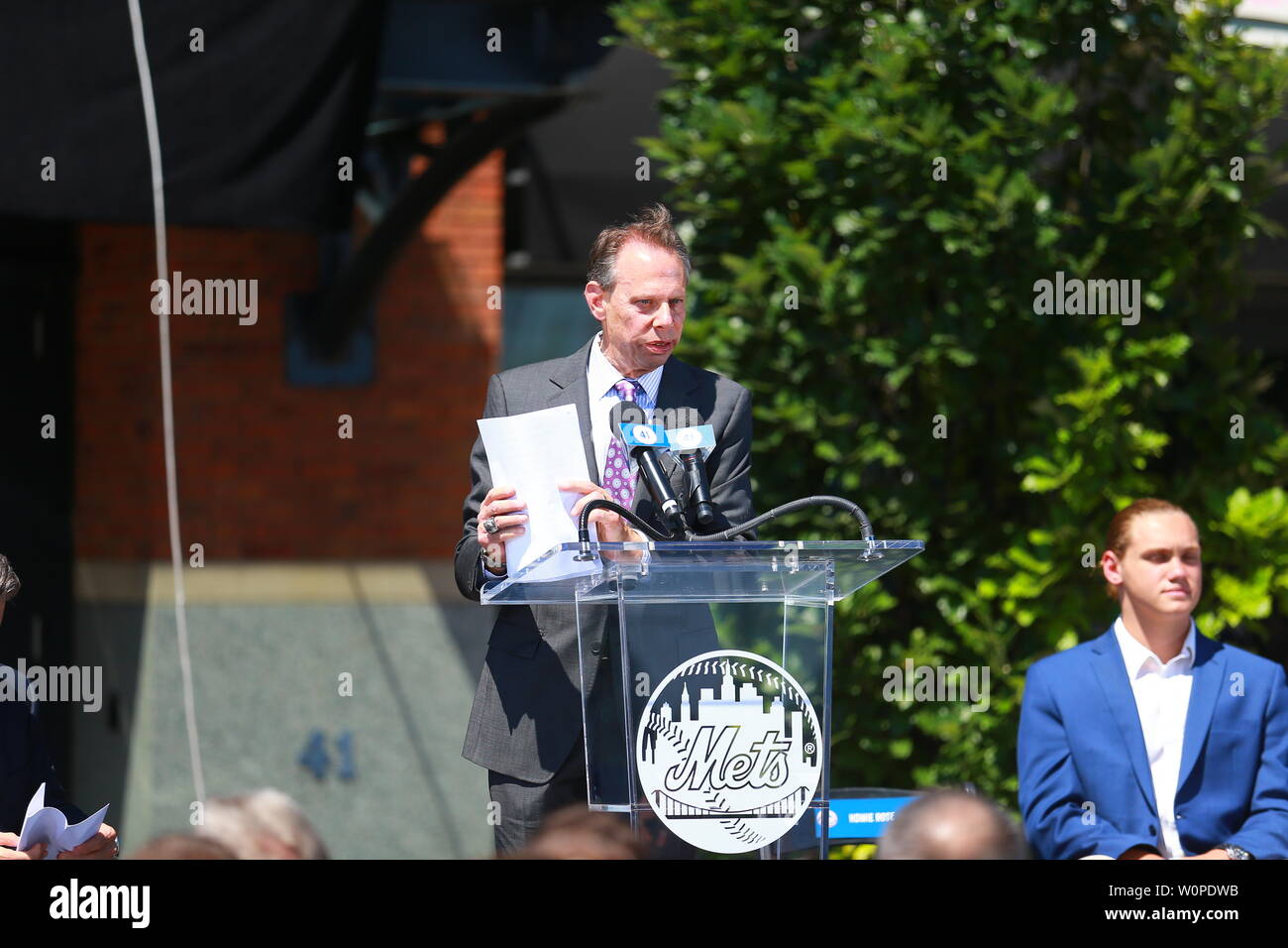NEW YORK, NEW YORK JUNE 27 New York Mets broadcaster and master of