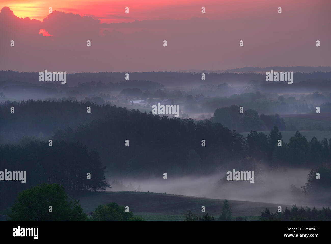 Fog covered hills hi-res stock photography and images - Alamy
