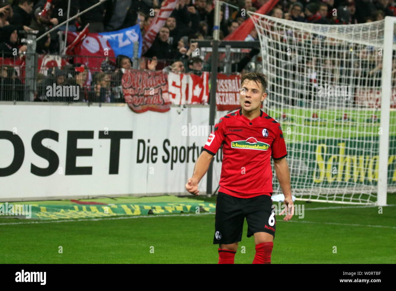 Amir Abrashi (Freiburg).     1. BL: 17-18 - 19. Spieltag -  SC Freiburg vs. RB Leipzig Stock Photo