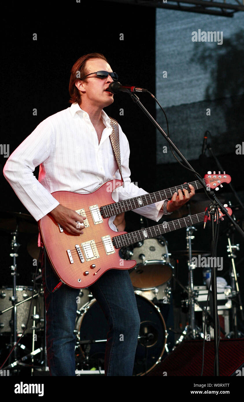 Der Us Amerikanische Gitarrist Joe Bonamassa Bei Seinem Auftritt Beim Burg Herzberg Festival 2009 In Breitenbach Stock Photo Alamy
