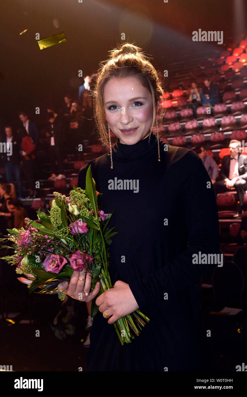 Anna Lena Klenke beim 99Fire Award im Admiralspalast in Berlin am 21.02.2018 Stock Photo