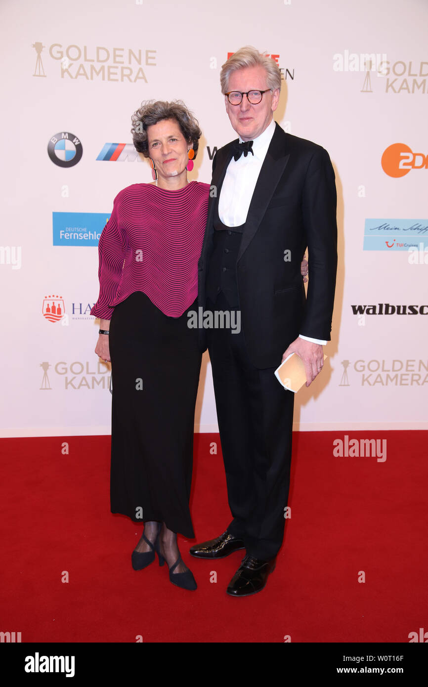 Theo Koll mit Ehefrau, Goldene Kamera 2018, Messehallen Hamburg, 22.02.2018 Stock Photo
