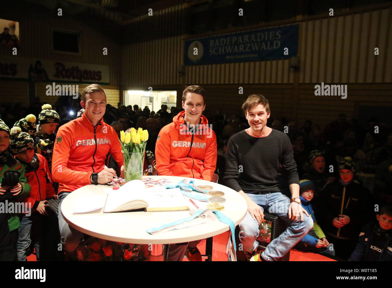 Talkrunde mit den Medaillengewinnern: v.li. Benedikt Doll (SZ Breitnau ...