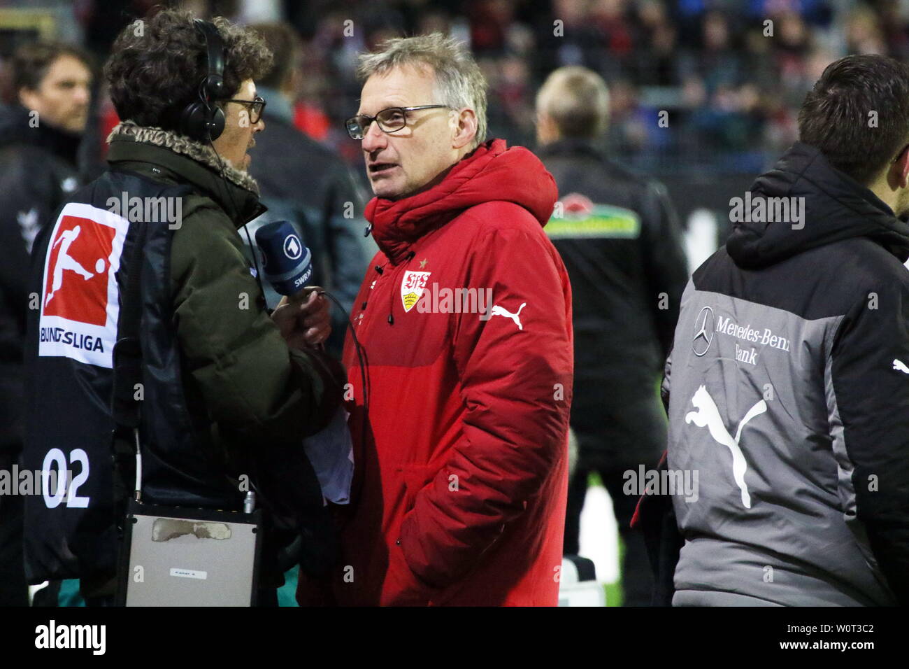 Sportvorstand Michael Reschke (VfB Stuttgart) im Interview mit SWR ...