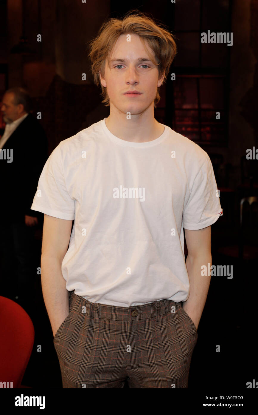 Louis Hofmann, Biography, Movie Highlights and Photos