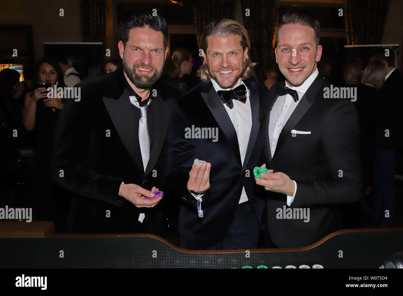 Kai Schwarz, Paul Janke und Tom MArks (Vintage Vegas), Bond-Party im Aspria Uhlenhorst, Hamburg, 24.03.2018 Stock Photo