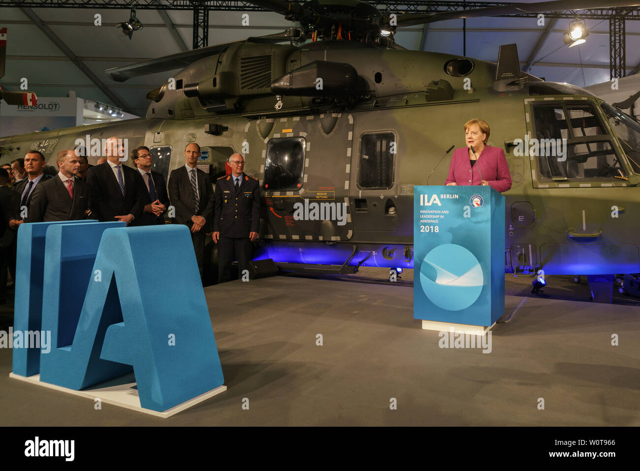 ILA 2018-Eröffnungsrundgang mit Bundeskanzlerin Merkel - Dr. Angela Merkel, Bundeskanzlerin am Rednerpult Stock Photo