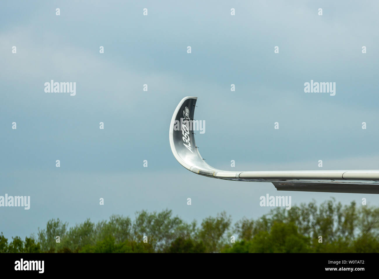 Detail wing airbus a350 xwb hi-res stock photography and images