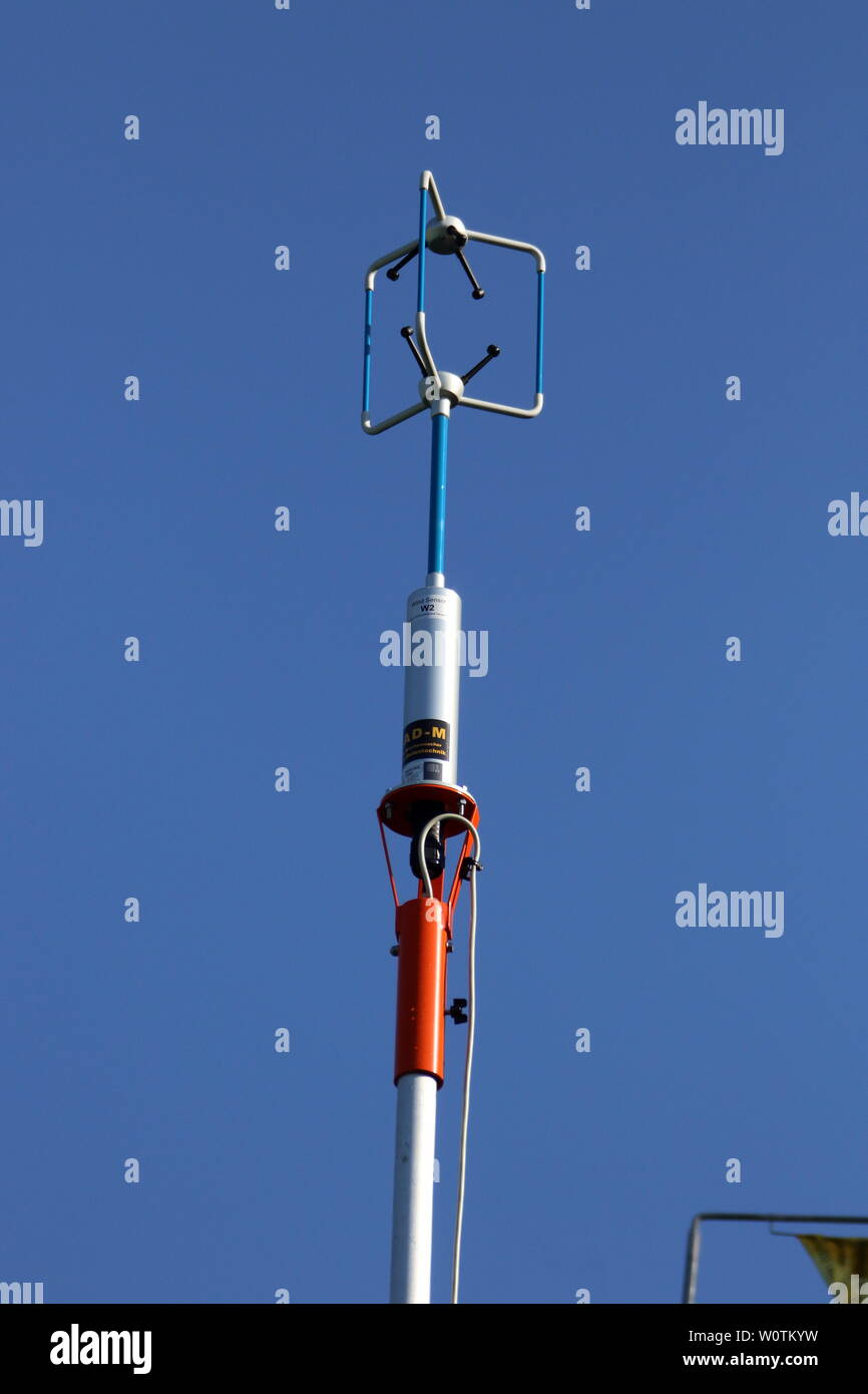 Elektronischer windmesser hi-res stock photography and images - Alamy