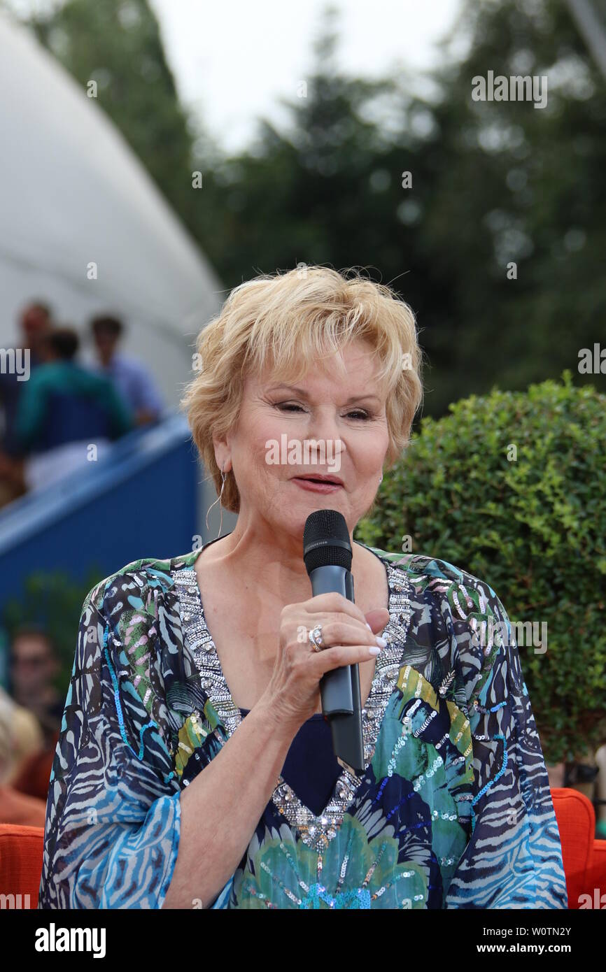 Peggy March (Saengerin, Musikerin) in der ARD-TV-Show 9. Folge 2018 'Immer wieder sonntags' Stock Photo