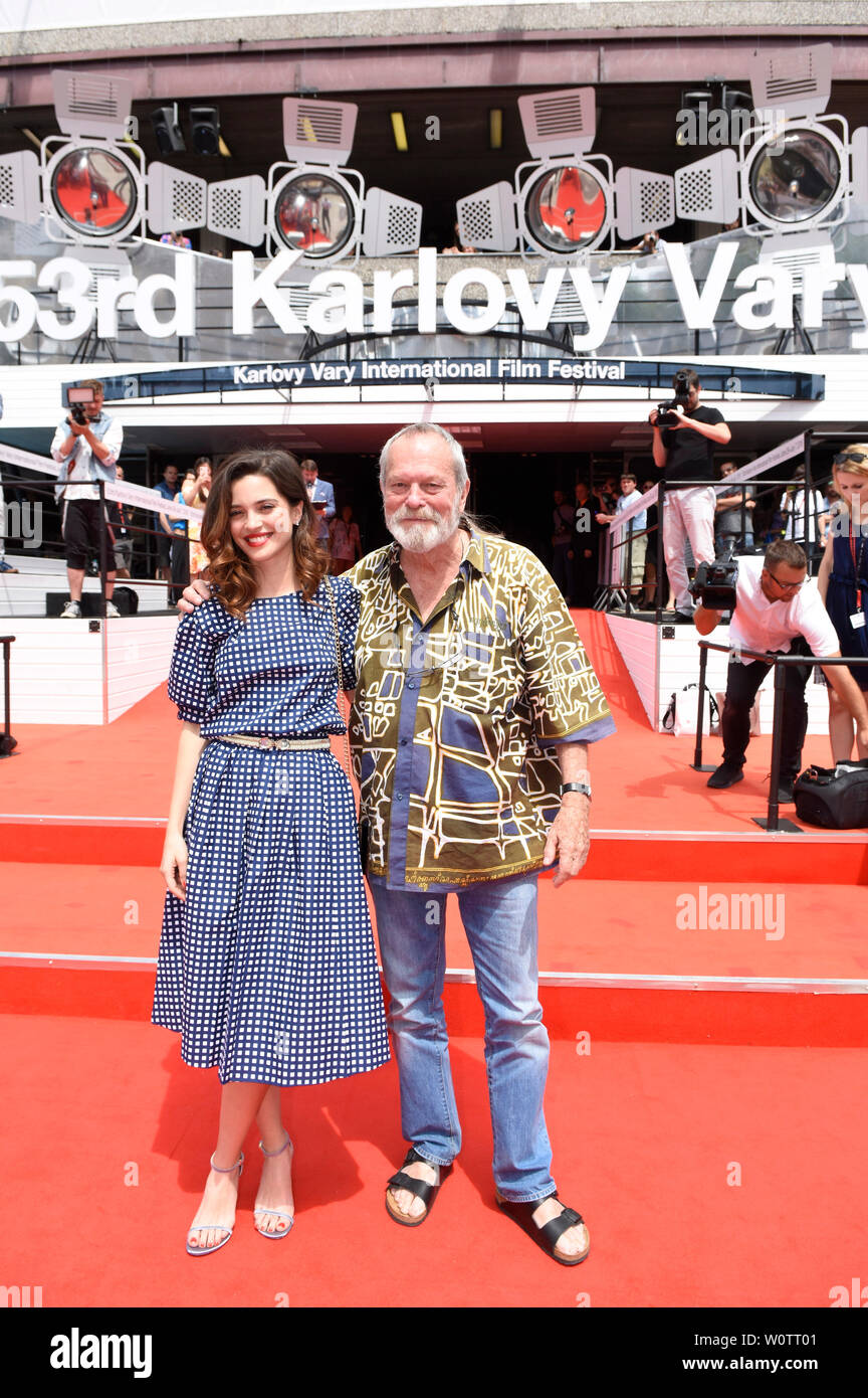 Terry Gilliam und Joana Ribeiro bei der Premiere zum Film 'The Man who killed Don Quixote' im Thermal Hotel in Karlovy Vary am 04.07.2018 Stock Photo