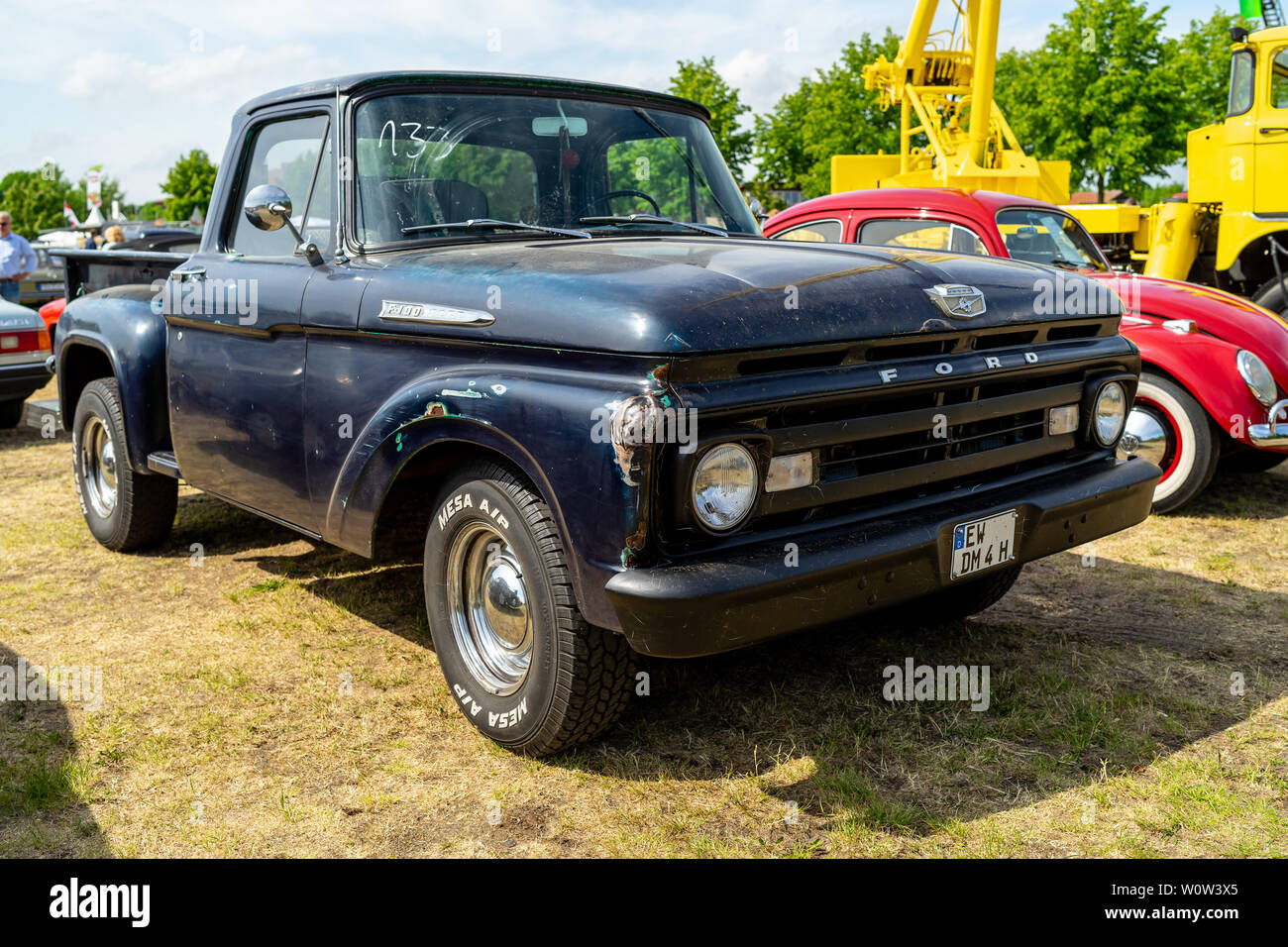 Paaren Im Glien Germany May 19 2018 Full Size Pickup