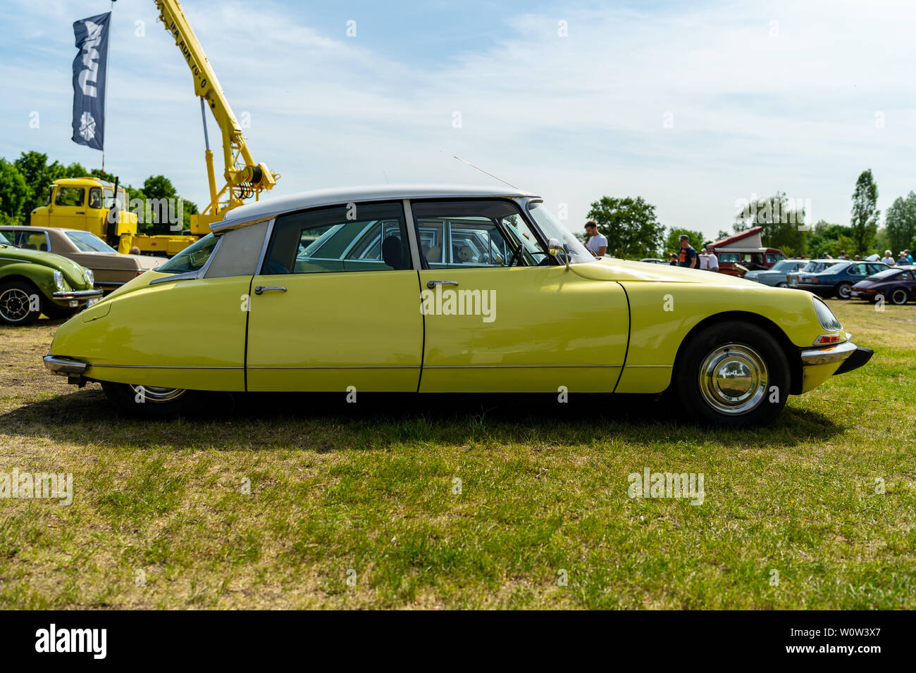 PAAREN IM GLIEN, GERMANY - MAY 19, 2018: Executive car Citroen DS. Exhibition 'Die Oldtimer Show 2018'. Stock Photo