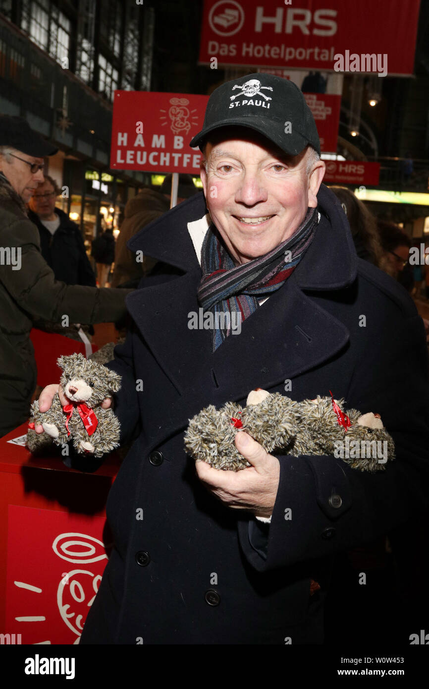 Horst Schroth, Teddybaeren Charityverkauf zu Gunsten Leuchtfeuer, Wandelhalle Hauptbahnhof Hamburg, 22.1.2018 Stock Photo