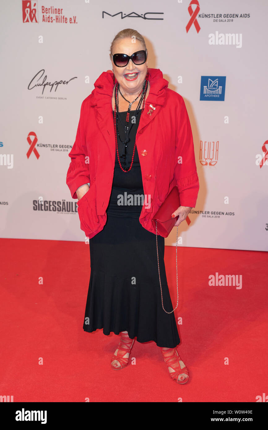 Barbara Schöne during the Artists Against Aids Gala (Kuenstler gegen Aids Gala) at Stage Theater des Westens on November 19, 2018 in Berlin, Germany. Stock Photo