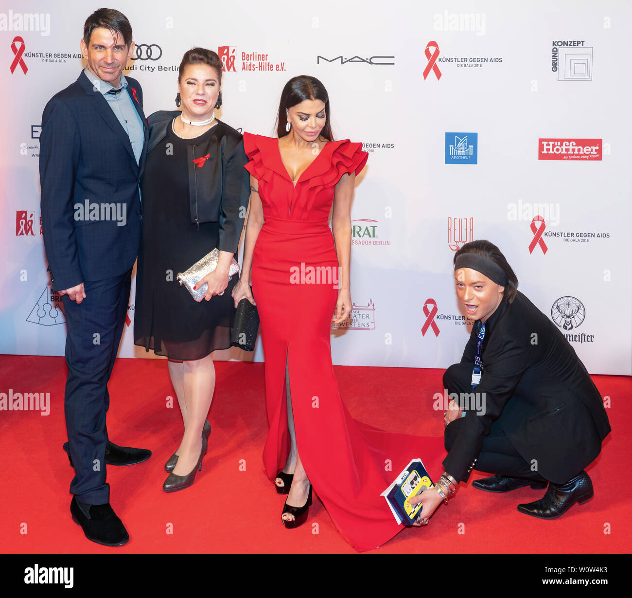 Eric Benson (son of Iggy Pop),  Sandrina Koemm-Benson, Kader Loth, Julian F. M. Stoeckel during the Artists Against Aids Gala (Kuenstler gegen Aids Gala) at Stage Theater des Westens on November 19, 2018 in Berlin, Germany. Stock Photo