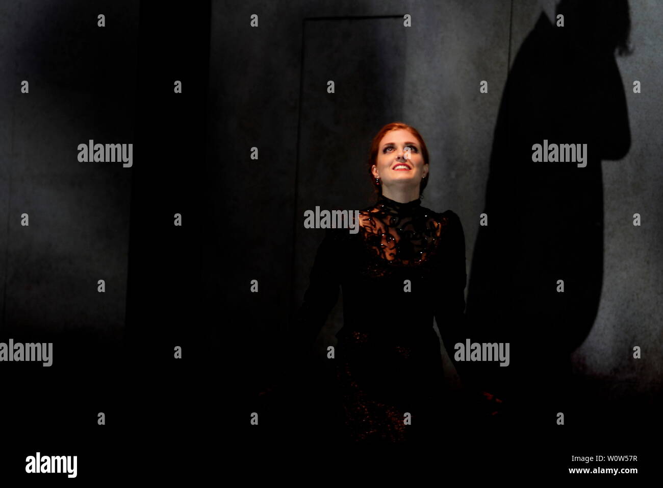 Wallis giunta hi res stock photography and images Alamy