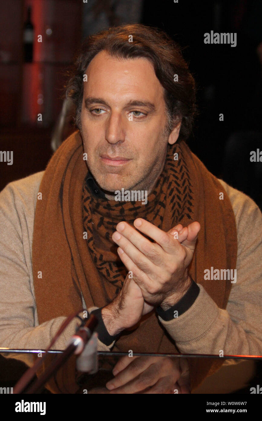 Chilly gonzales in concert hi-res stock photography and images - Alamy