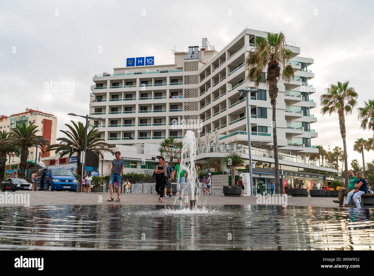 PUERTO DE LA CRUZ, CANARY ISLANDS, SPAIN - JULY 28, 2018: The hotel on the  waterfront - H10 Tenerife Playa Stock Photo - Alamy