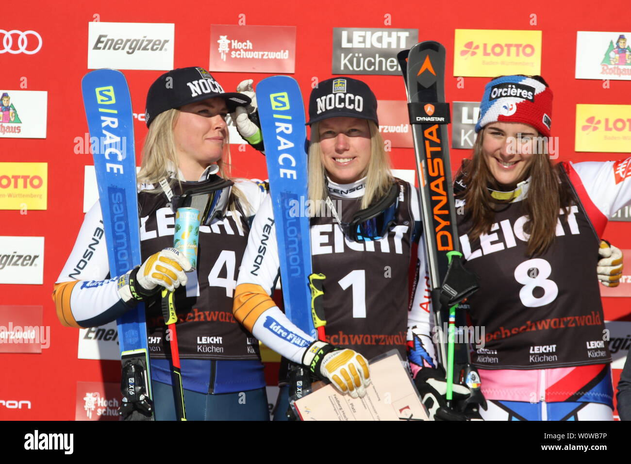Siegerehrung: Lisa Andersson (Schweden /SWE), Sandra Naeslund (Schweden) und Alizee BARON (Frankreich / FRA/Rang 3) beim FIS Ski Cross Weltcup Feldberg - 1. Tag Stock Photo
