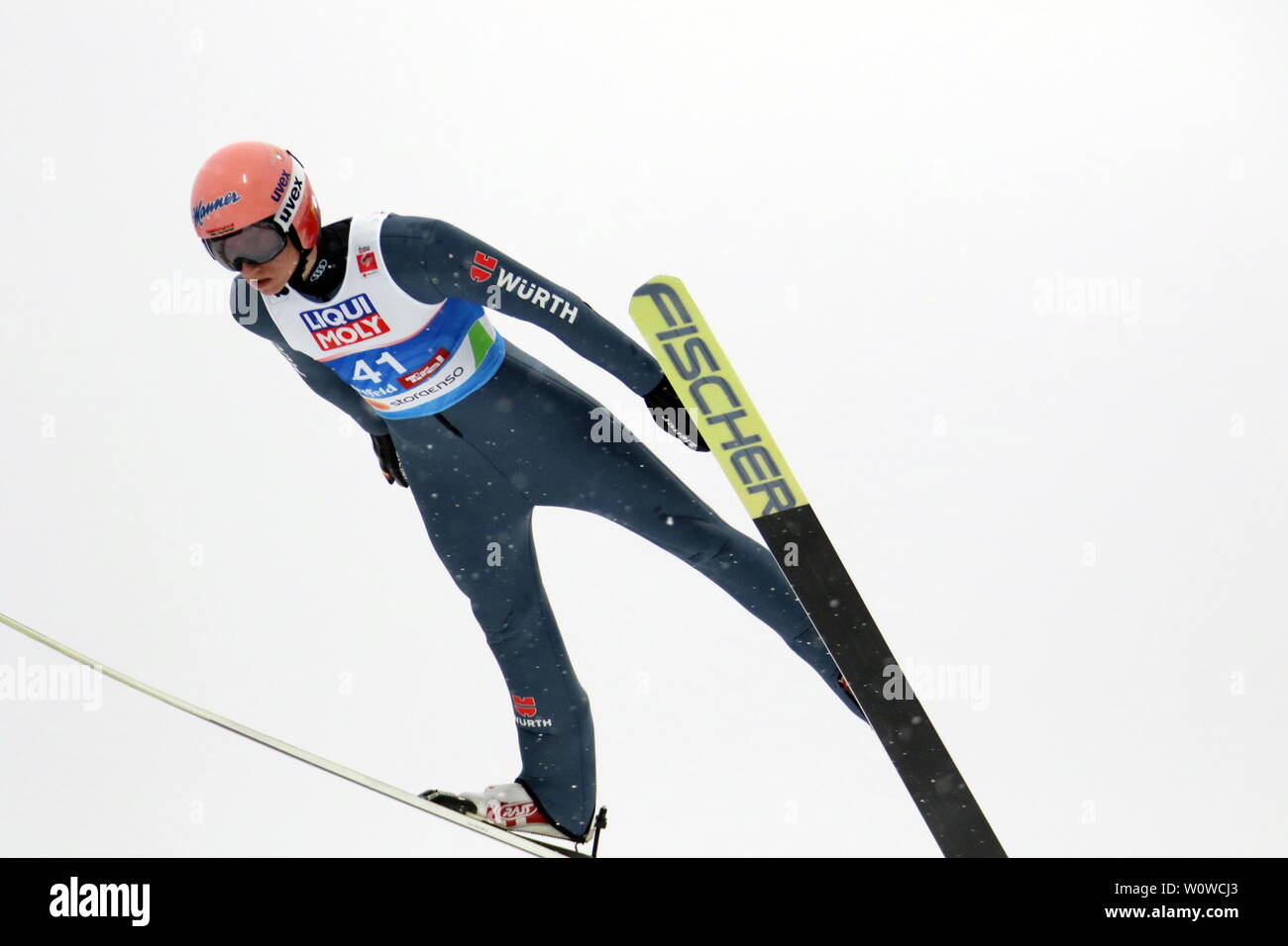 Karl Geiger (SC Oberstdorf) im Flug beim Skispringen Herren NH, FIS Nordische Ski-WM 2019 in Seefeld Stock Photo