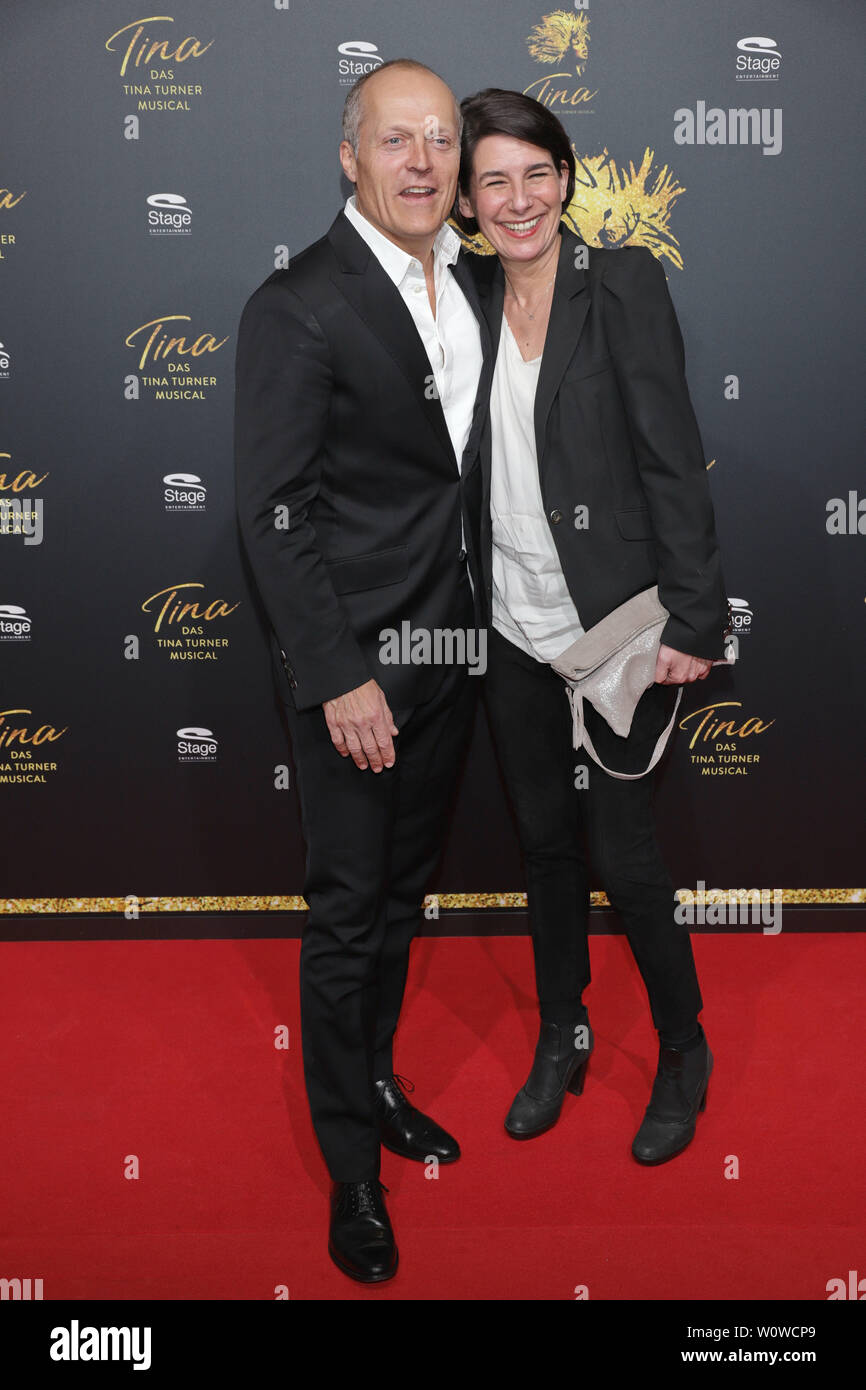 Joja Wendt mit Birte Wendt, Premiere Tina Turner Musical, Operettenhaus  Hamburg, 03.03.2019 Stock Photo - Alamy