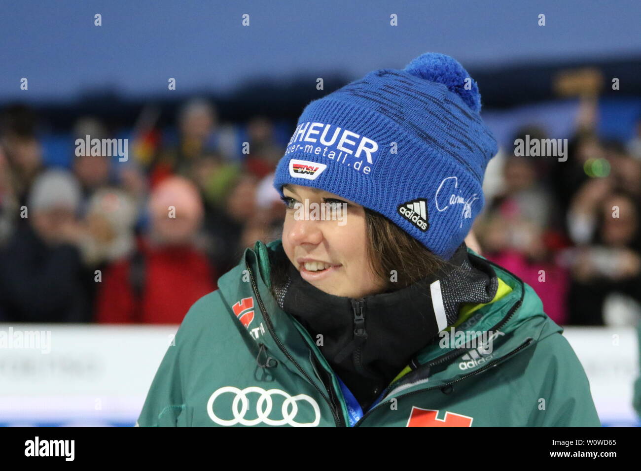 Carina Vogt (SC Degenfeld) bei der Siegerehrung zum Mixed Team Skispringen,  FIS Nordische Ski-WM 2019 in Seefeld Stock Photo - Alamy