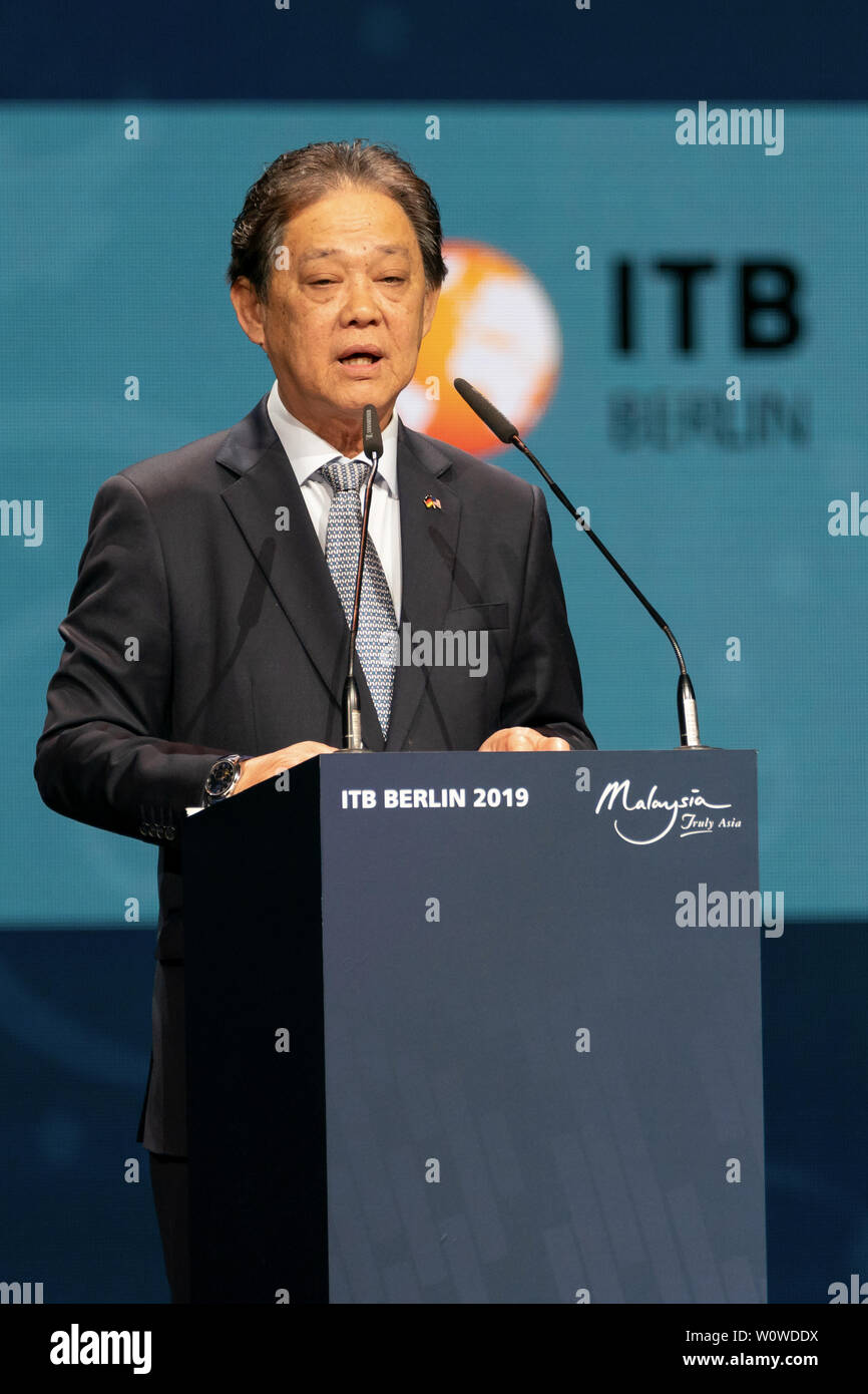 Itb Berlin 2019 Opening Ceremony S E Datuk Mohamaddin Bin Ketapi Minister Fur Tourismus Kunst Und Kultur Malaysia Stock Photo Alamy