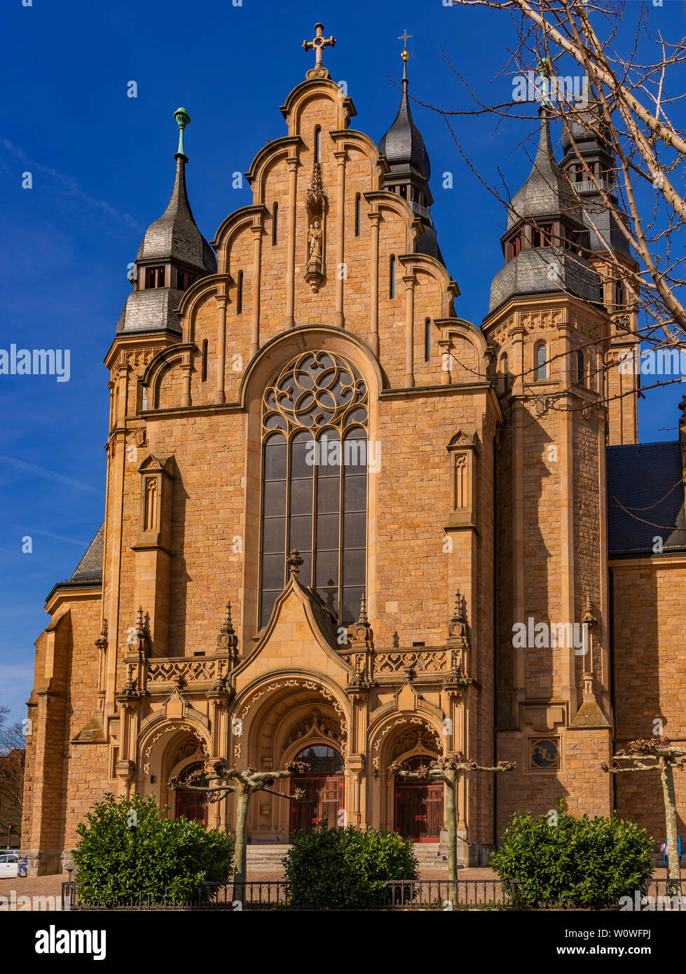 Das Portal der St.-Josef Kirche in Speyer Stock Photo