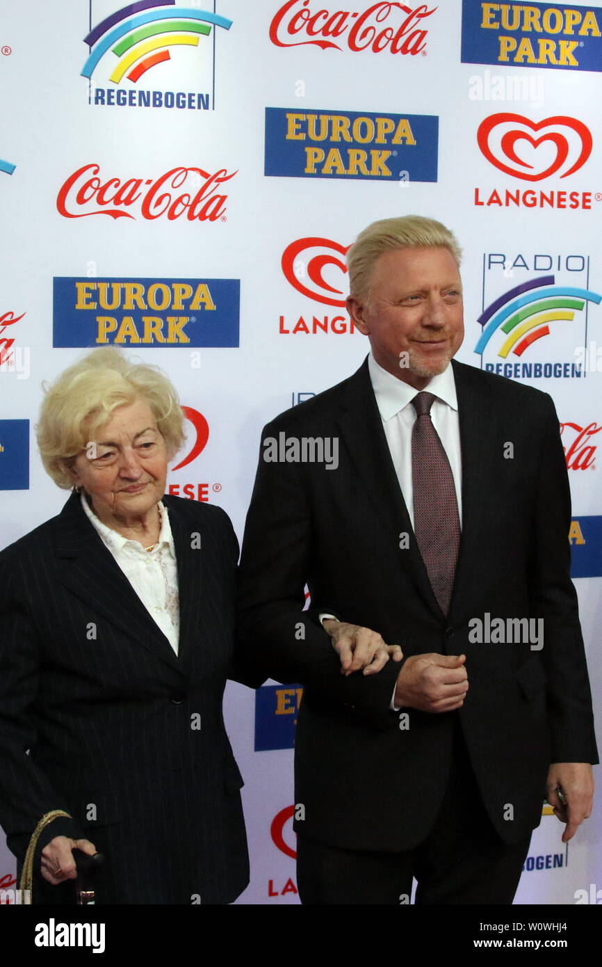 Boris Becker (Ex-Tennisspieler) mit seiner Mutter beim Radio Regenbogen  Award Rust 2019 Stock Photo - Alamy