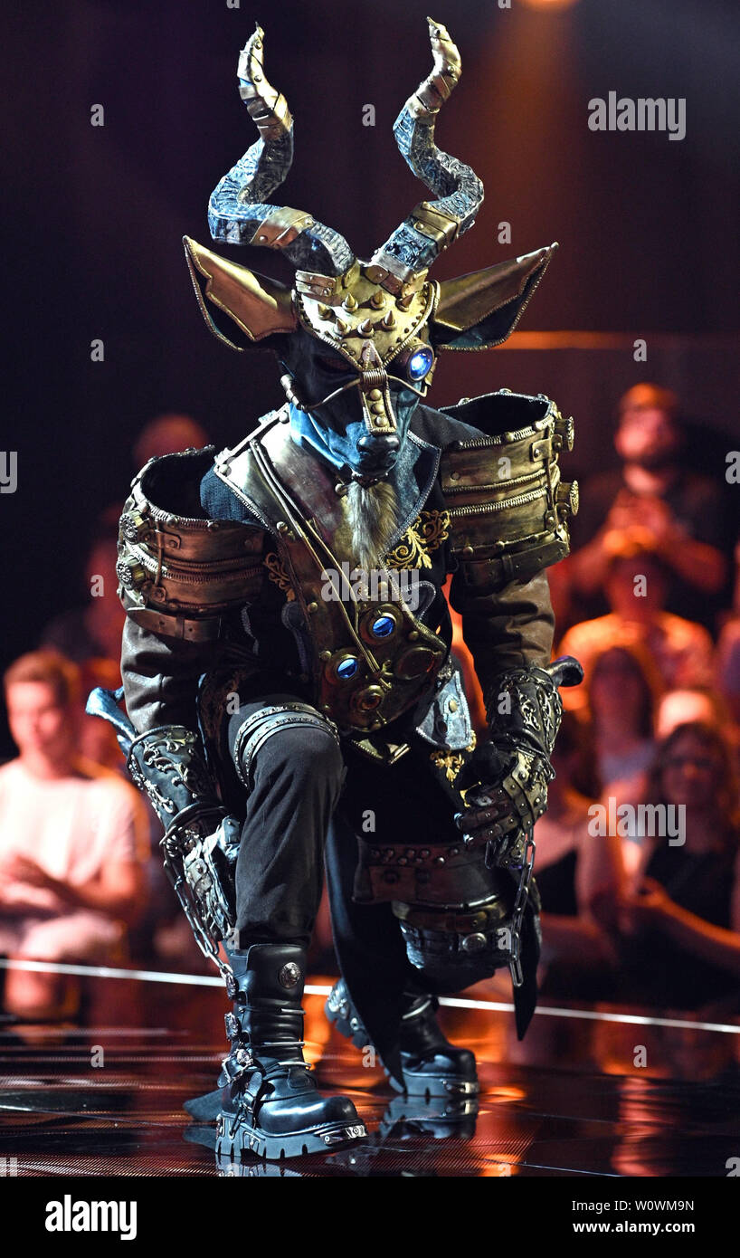 Cologne, Germany. 27th June, 2019. The "Kudu", a masked participant of the  new ProSieben show "The Masked Singer", is on stage. Credit: Henning  Kaiser/dpa/Alamy Live News Stock Photo - Alamy
