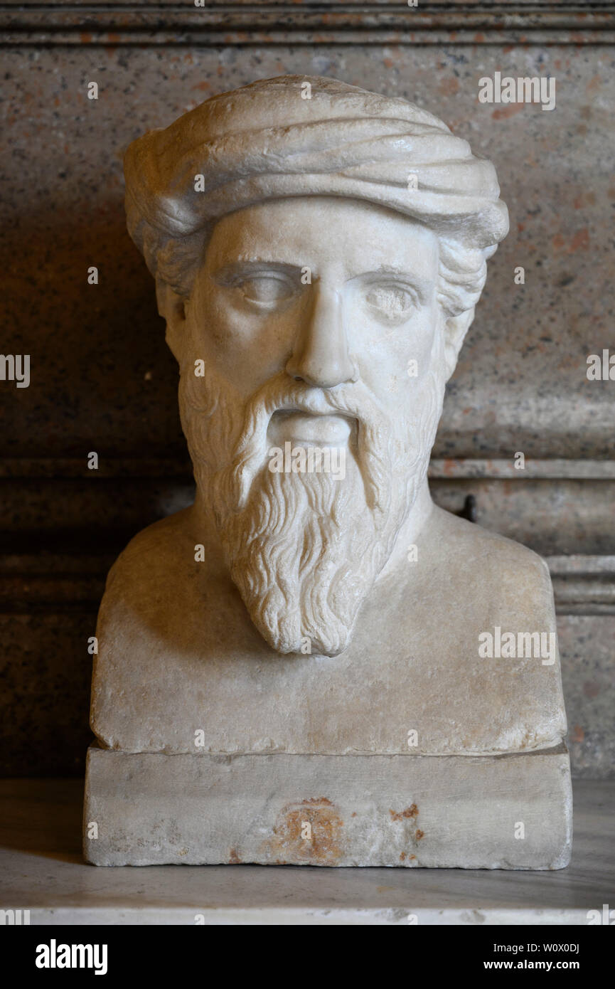 Rome. Italy. Portrait bust of ancient Greek philosopher and mathematician Pythagoras of Samos (ca. 570-ca. 495 BC) in the Hall of the Philosophers, Ca Stock Photo
