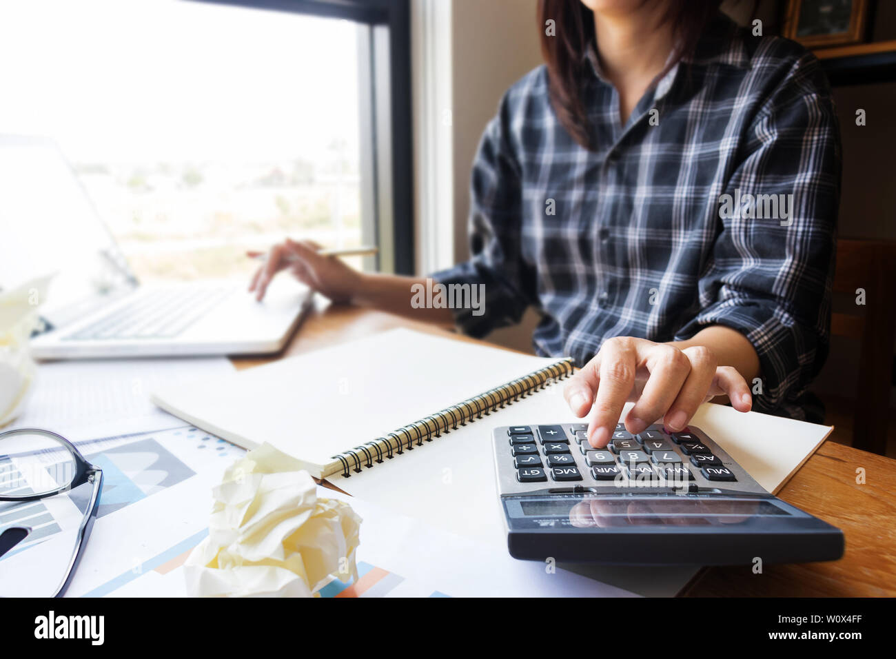 Calculate hires stock photography and images Alamy