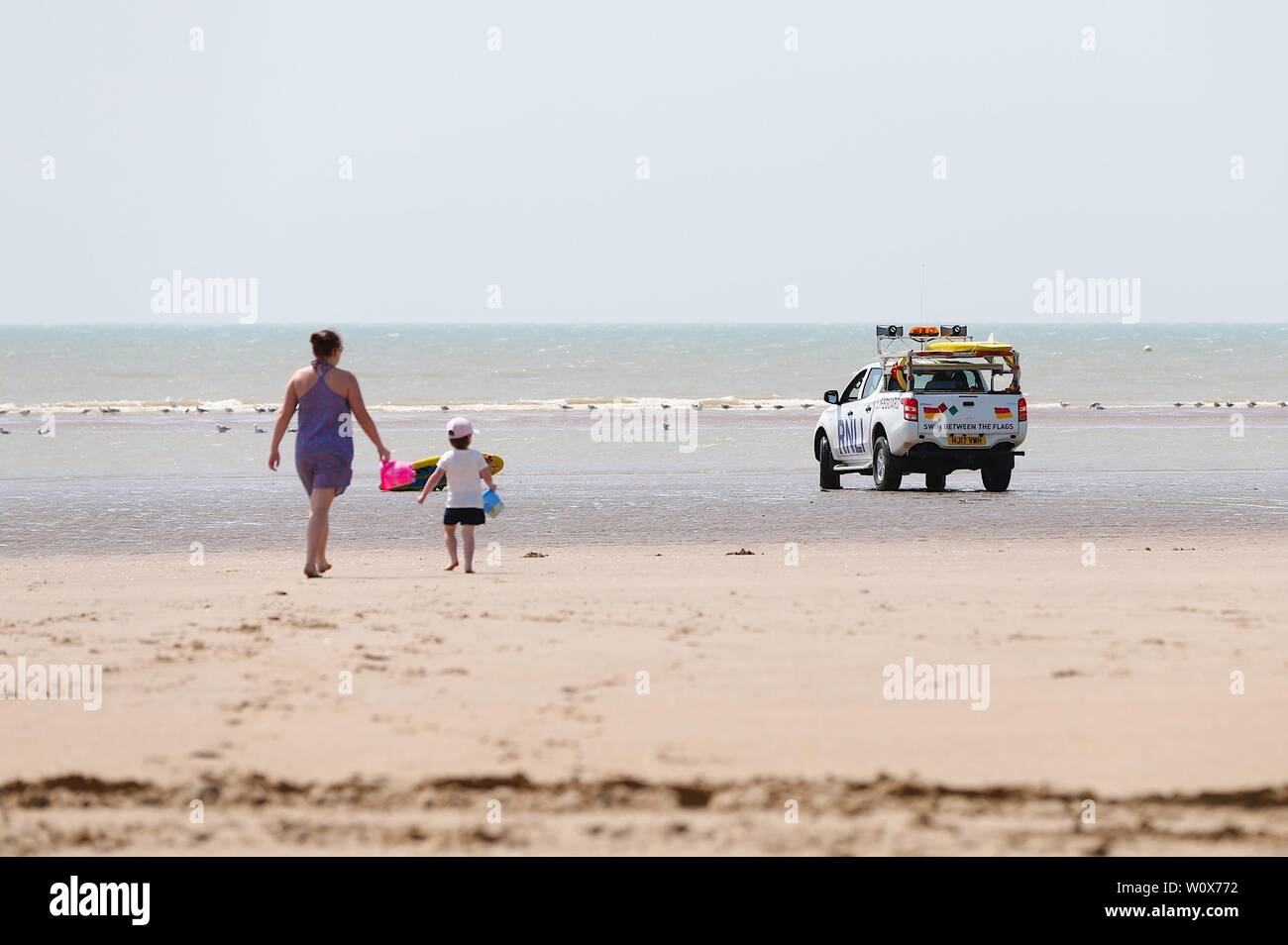 Camber, East Sussex, UK. 28 Jun, 2019. A hot but breezy day at the(02)