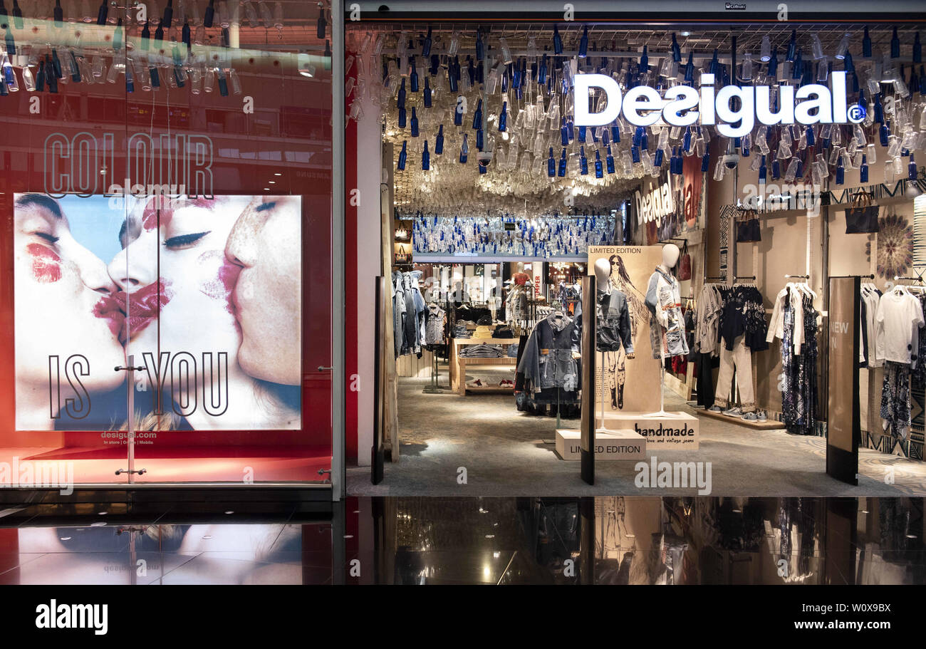 Spain. 7th Mar, 2019. A Spanish clothing brand Desigual store at the El  Prat Josep Tarradellas airport in Barcelona. Credit: Miguel Candela/SOPA  Images/ZUMA Wire/Alamy Live News Stock Photo - Alamy