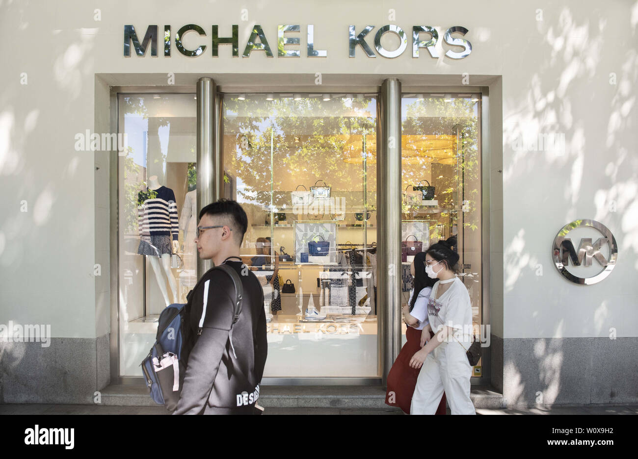 PHUKET, THAILAND - MAY 29, 2022: Michael Kors Brand Retail Shop Logo  Signboard On The Storefront In The Shopping Mall Stock Photo, Picture and  Royalty Free Image. Image 188011033.