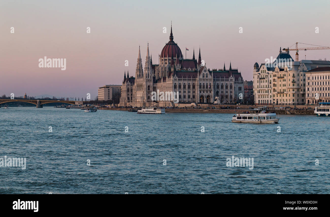 Parliament building at the danube river hi-res stock photography and ...