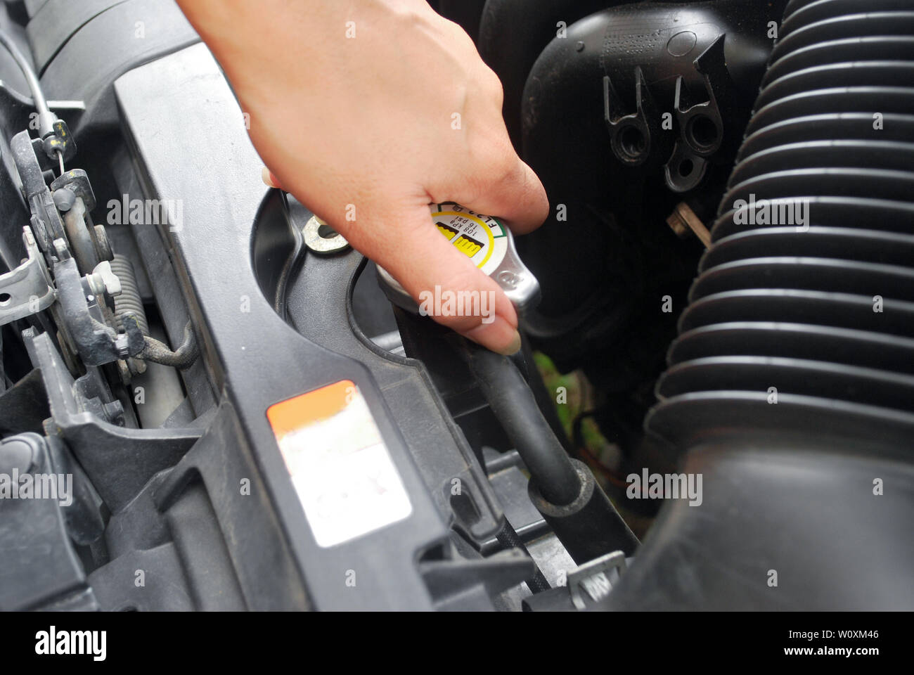Car radiator cap hires stock photography and images Alamy