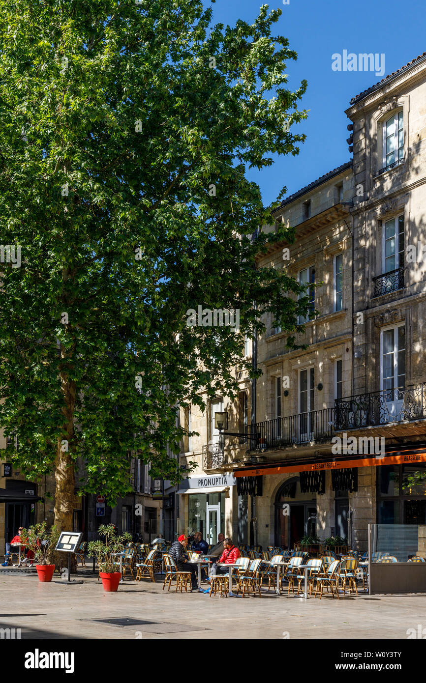 Place Saint-Projet with restaurants and cafes in a pedestrianised area, Bordeaux, Gironde, France. Stock Photo