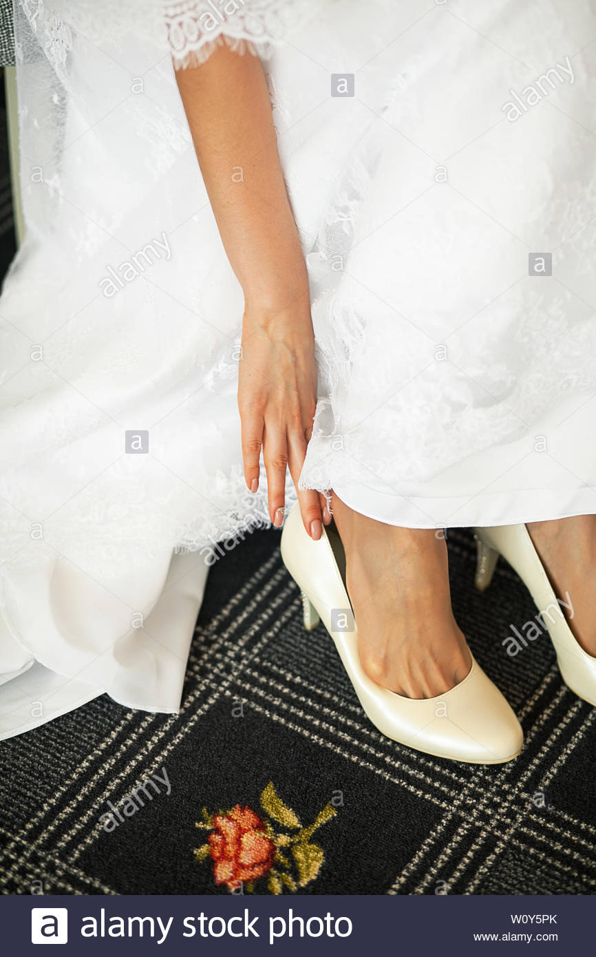 girls cream dress shoes
