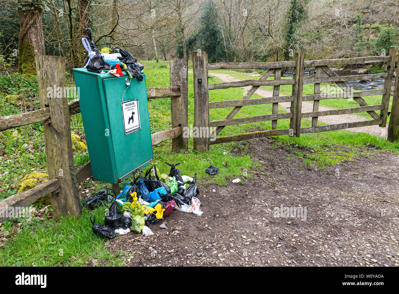 Dog poo bin hires stock photography and images Alamy