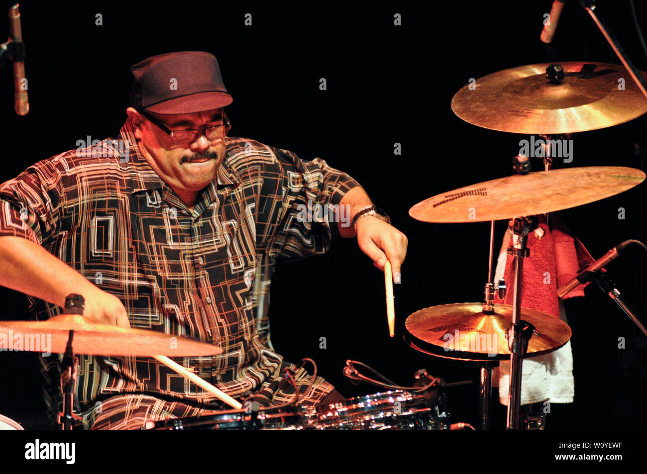 Jazz drummer Dennis Chambers Stock Photo Alamy