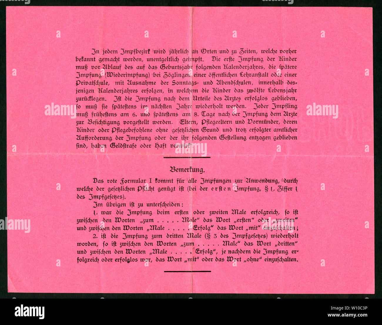 Europa, Deutschland, Hamburg, roter Impfschein , Rückseite, ausgestellt am 16. 03. 1917, siehe auch Nr. 1006011 . / Europe, Germany, Hamburg, red ce Stock Photo