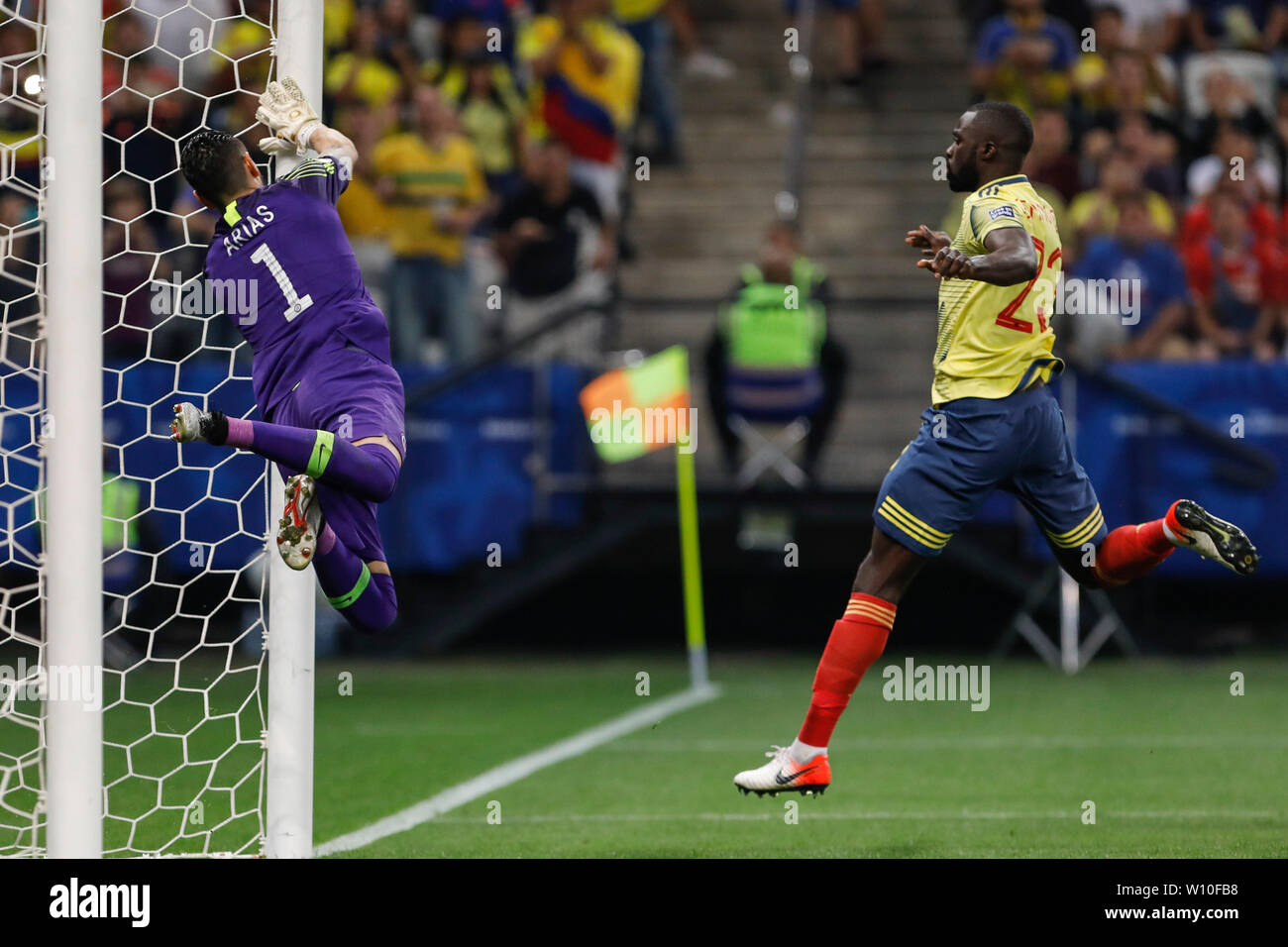 SÃO PAULO, SP - 28.06.2019: COLOMBIA VS. CHILE - Arias and Dávinson Sánchez during a match between Colombia and Chile, valid for the quarterfinals of Copa America 2019, held this Friday (28) at the Corinthians Arena in São Paulo, SP. (Photo: Ricardo Moreira/Fotoarena) Stock Photo