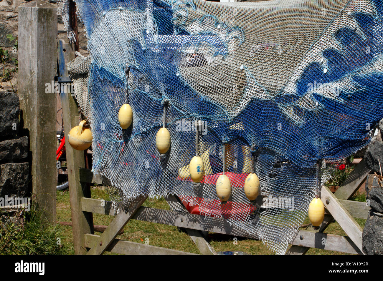 Nylon fishing net float line attached l plastic floats basket bo — Stock  Photo © fotoall #251657922
