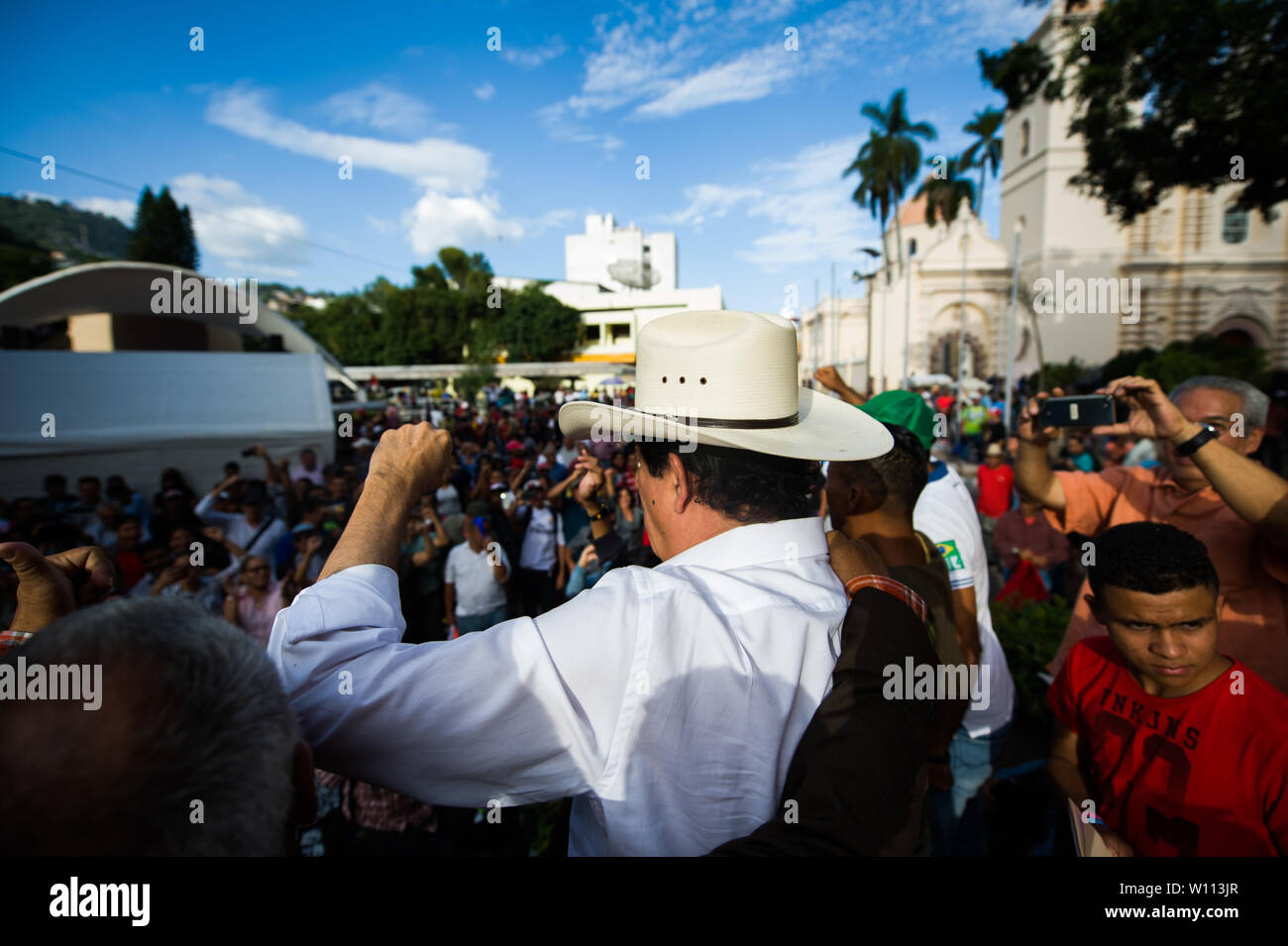 Tegucigalpa, Honduras. 29th June, 2019. Forme Honduras President MANUEL ZELAYA takes part in a concert to commemorate the 10 year coup anniversary Credit: Camilo Freedman/ZUMA Wire/Alamy Live News Stock Photo
