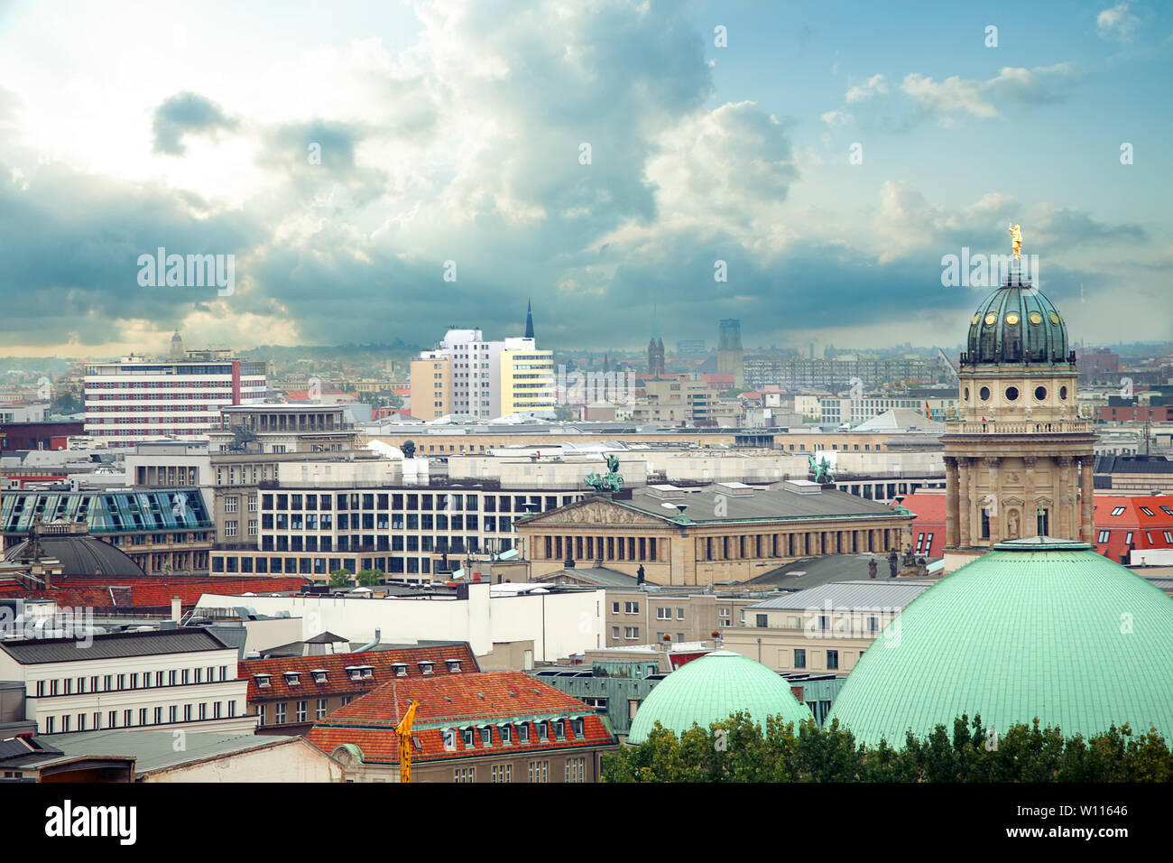 Berlin skyline with grey building hi-res stock photography and images ...