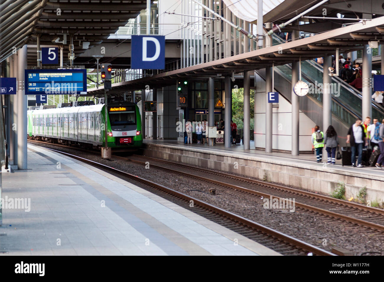 Commuter transport hires stock photography and images Alamy