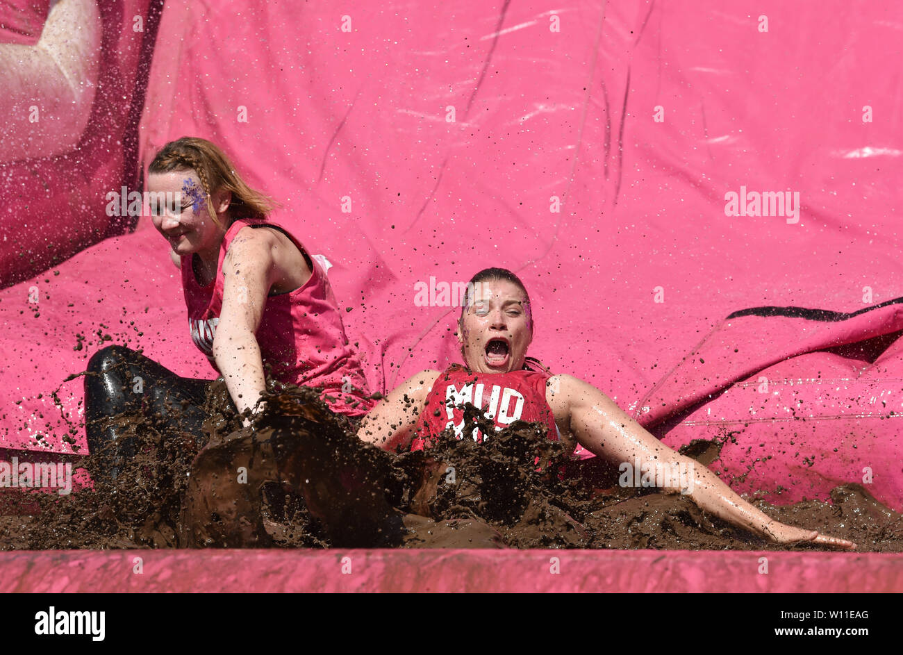 Women mud baths hires stock photography and images Alamy
